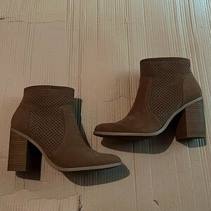 Universal Thread Suede Brown Ankle Boots Size 8